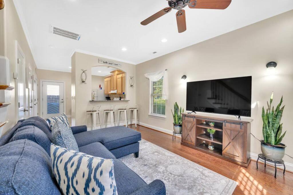 Cozy 2B Townhouse King Bed Free Parking Tv In Brs Villa Concord Exterior photo